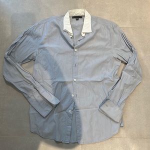 JOHN VARVATOS MEN SIZE SMALL 100% cotton BLUE AND WHITE COLLAR BUTTON down shirt